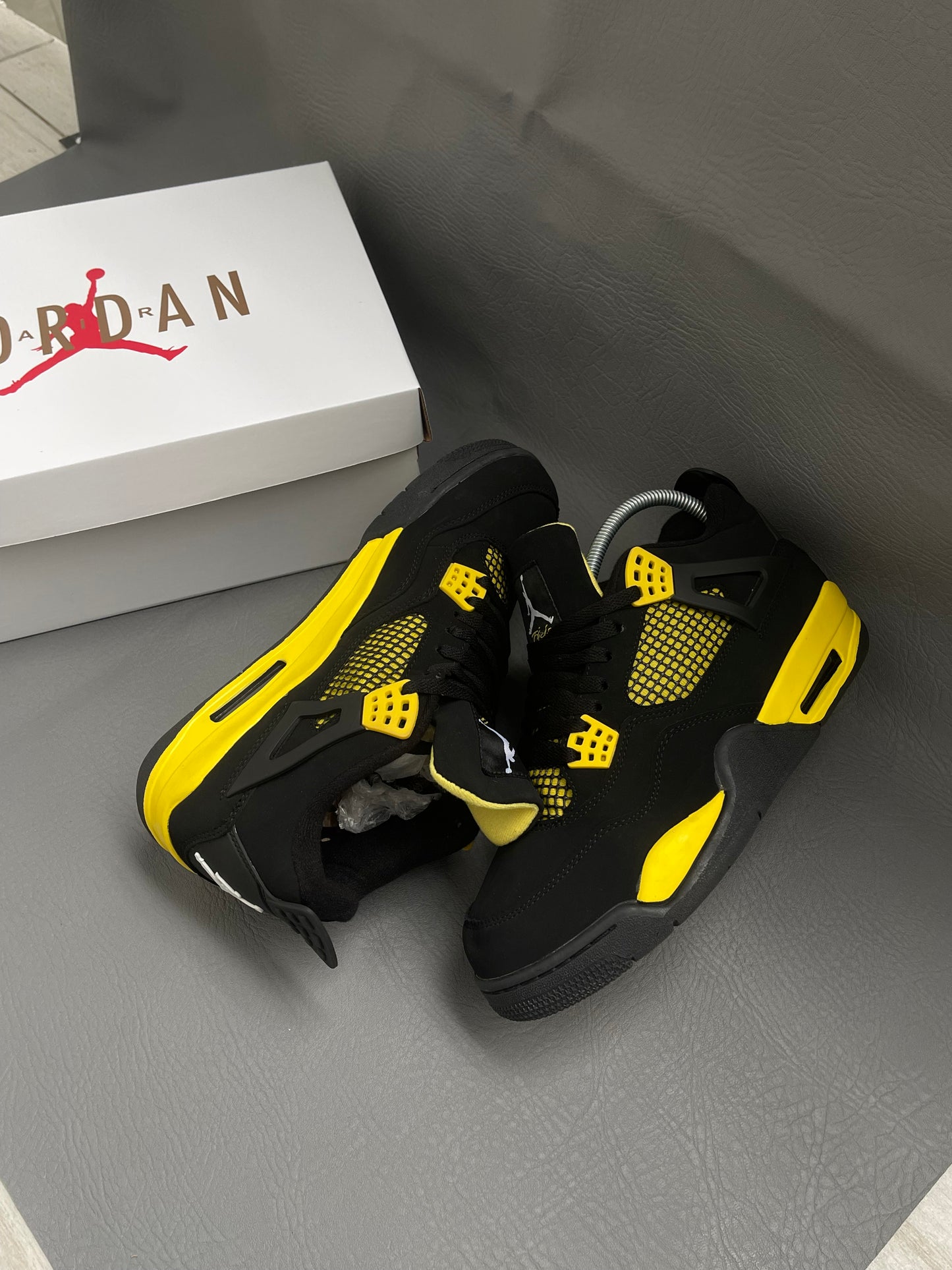 Jordan Retro 4 Yellow Thunder