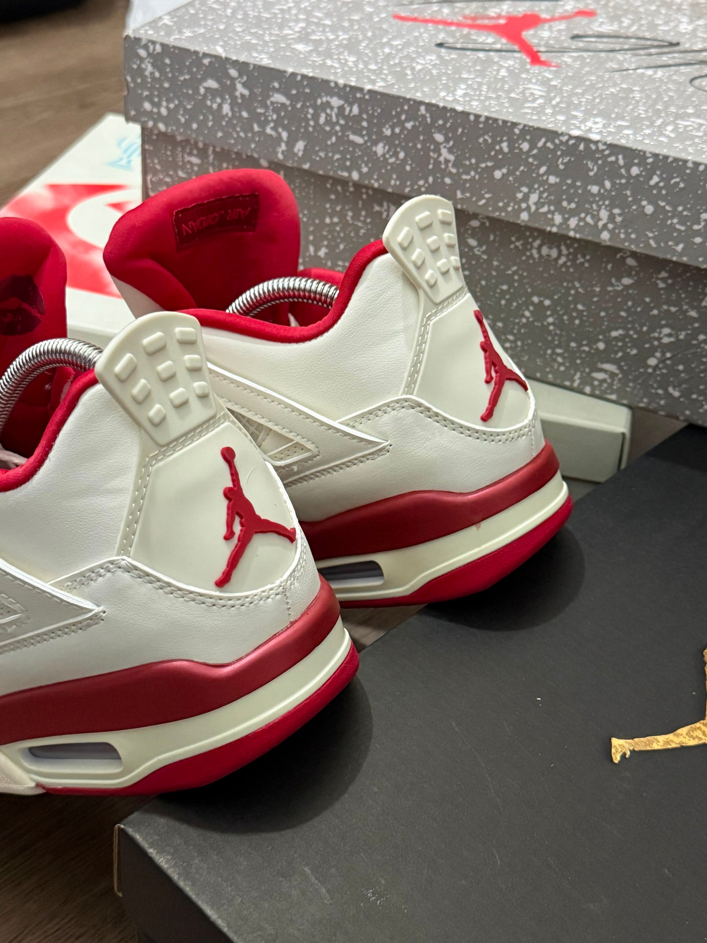 Nike Air Jordan 4 Retro Valentine's Day
