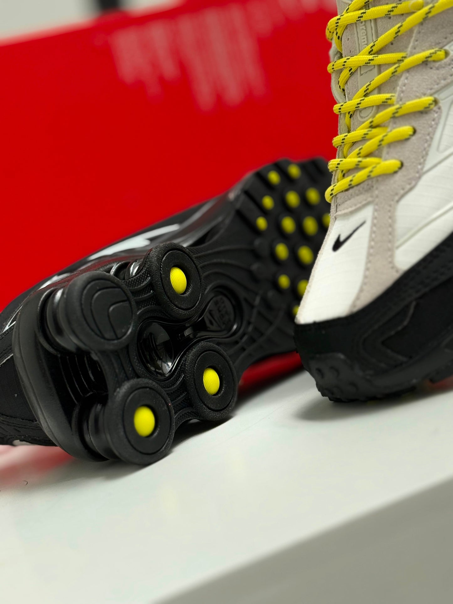 NIKE SHOX X SUPREME